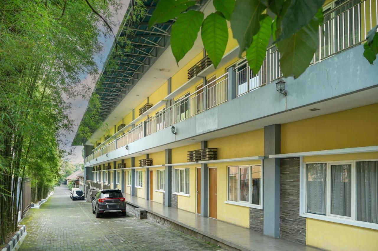 Front One Resort Indraloka Temanggung Экстерьер фото