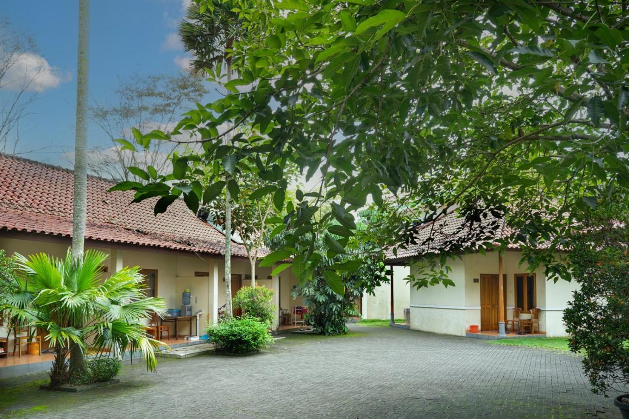 Front One Resort Indraloka Temanggung Экстерьер фото